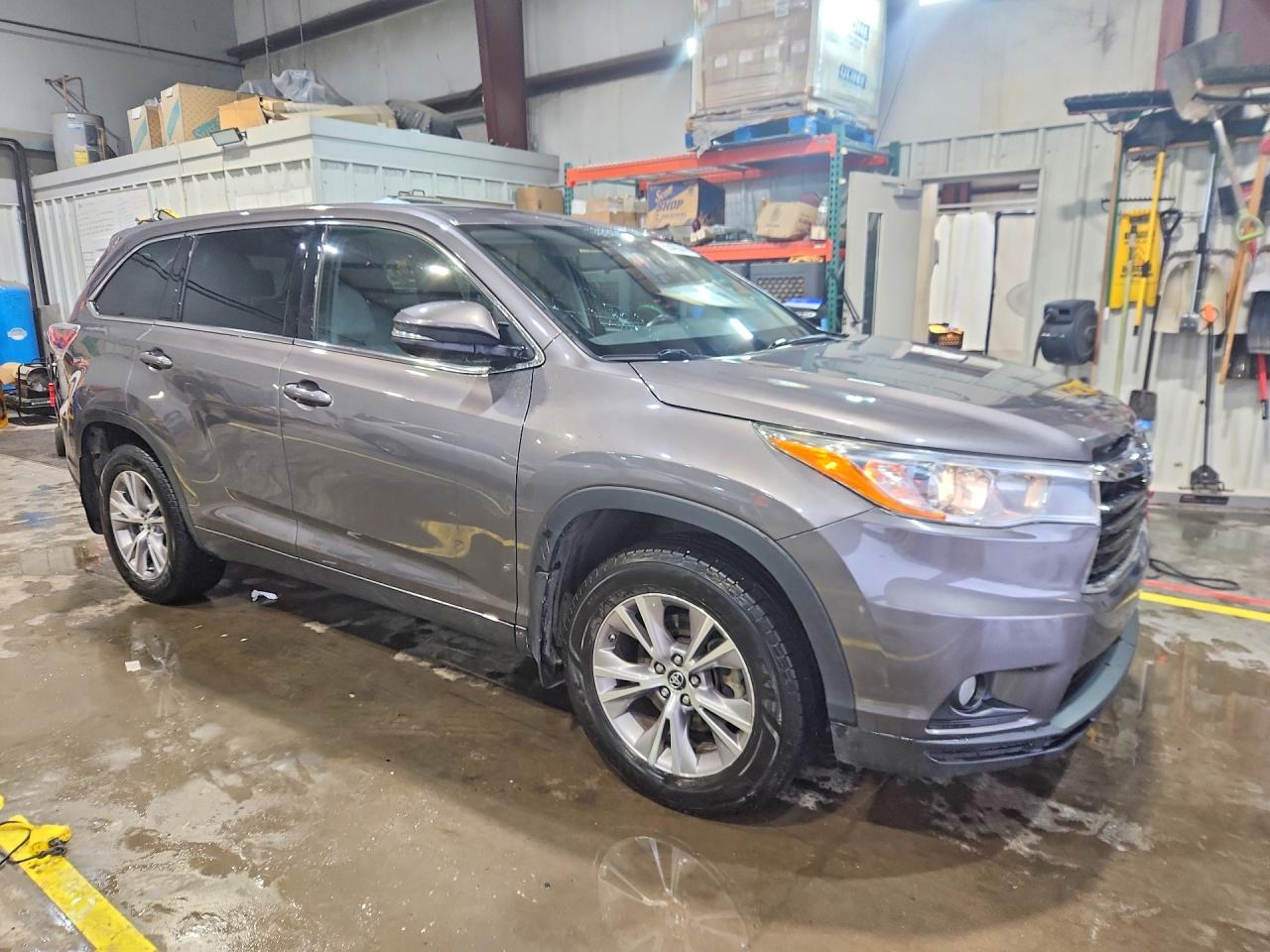 2016 TOYOTA HIGHLANDER LE PLUS photo 10
