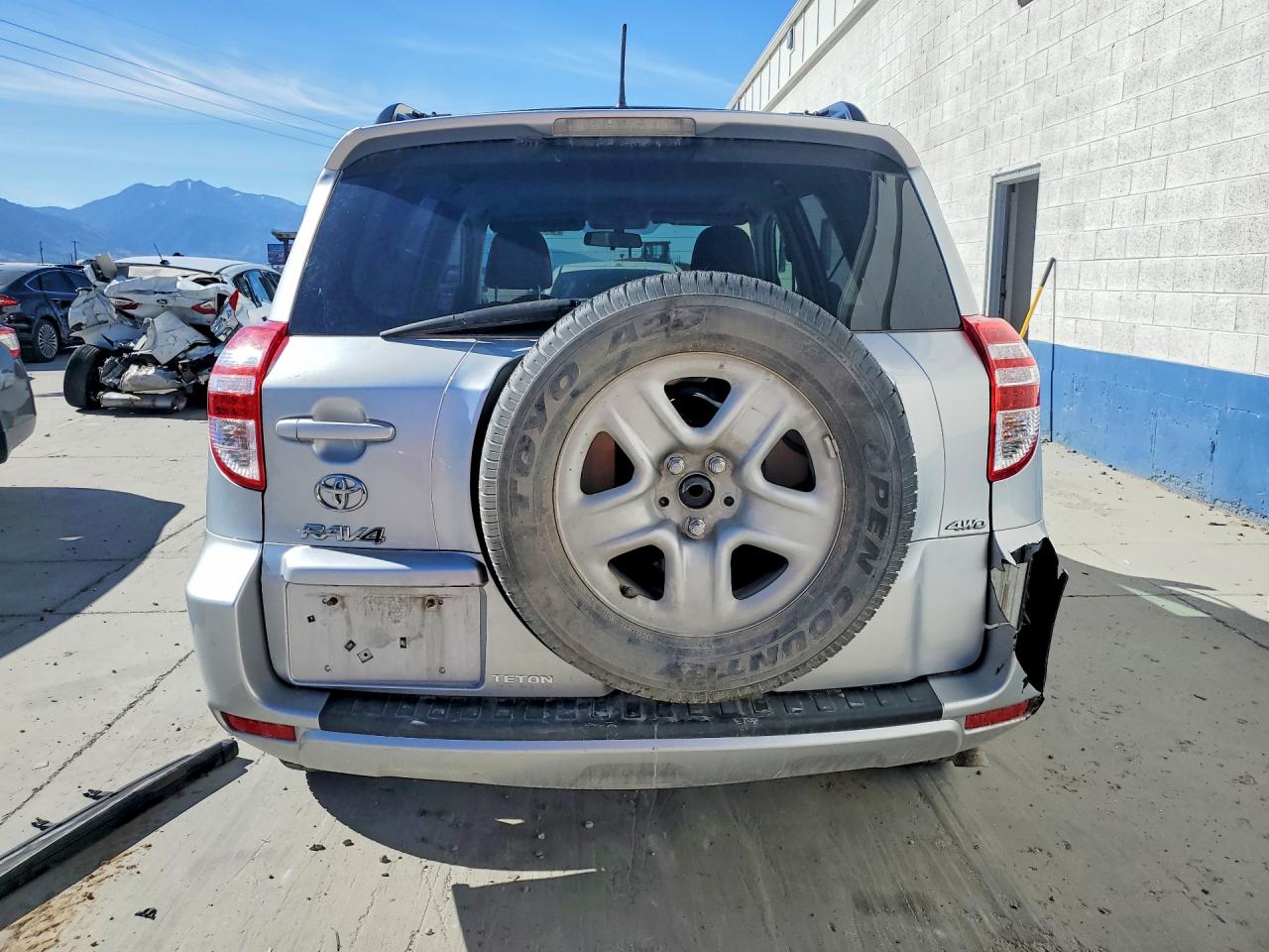 2011 TOYOTA RAV4 photo 6