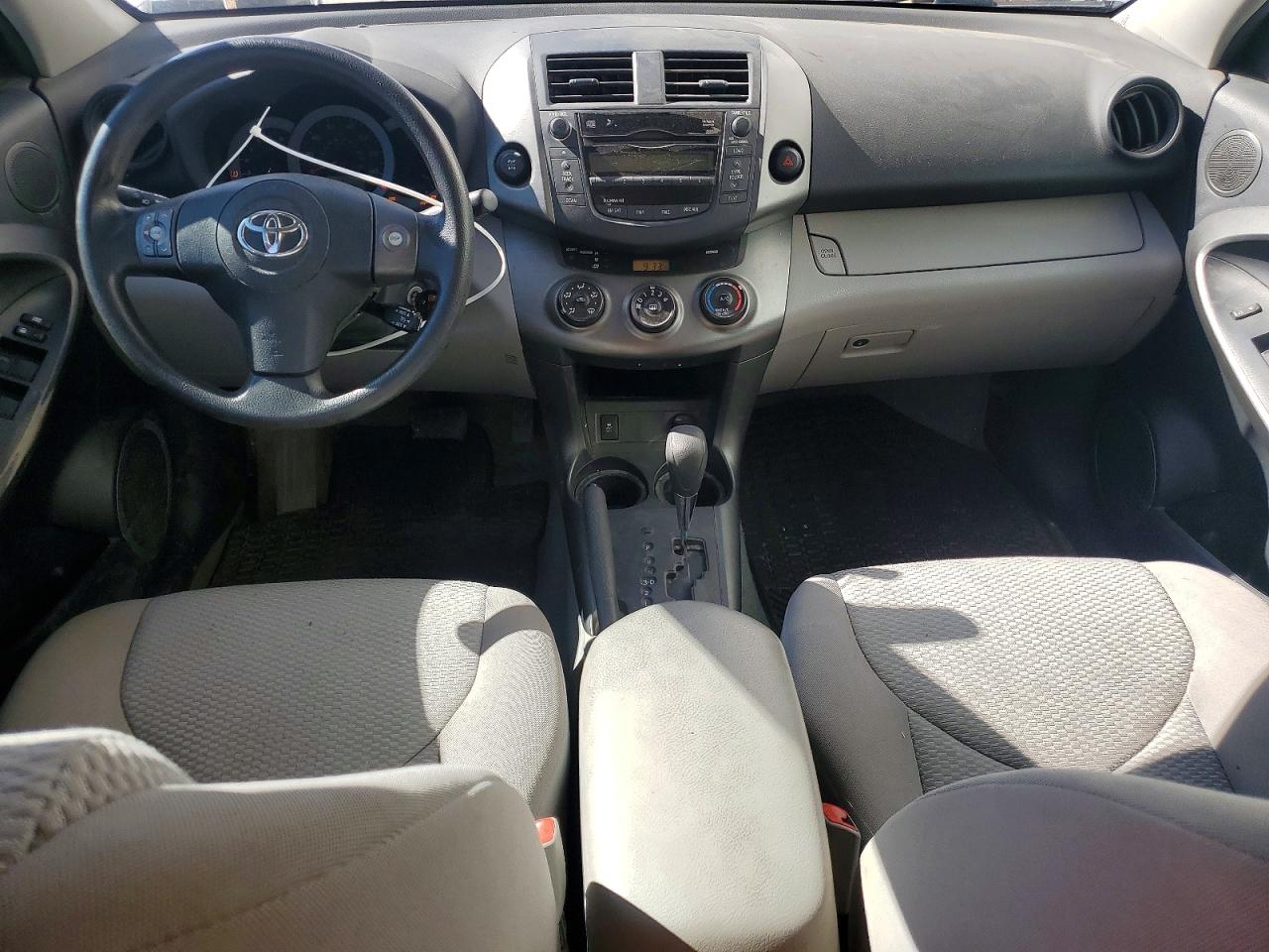 2011 TOYOTA RAV4 photo 8