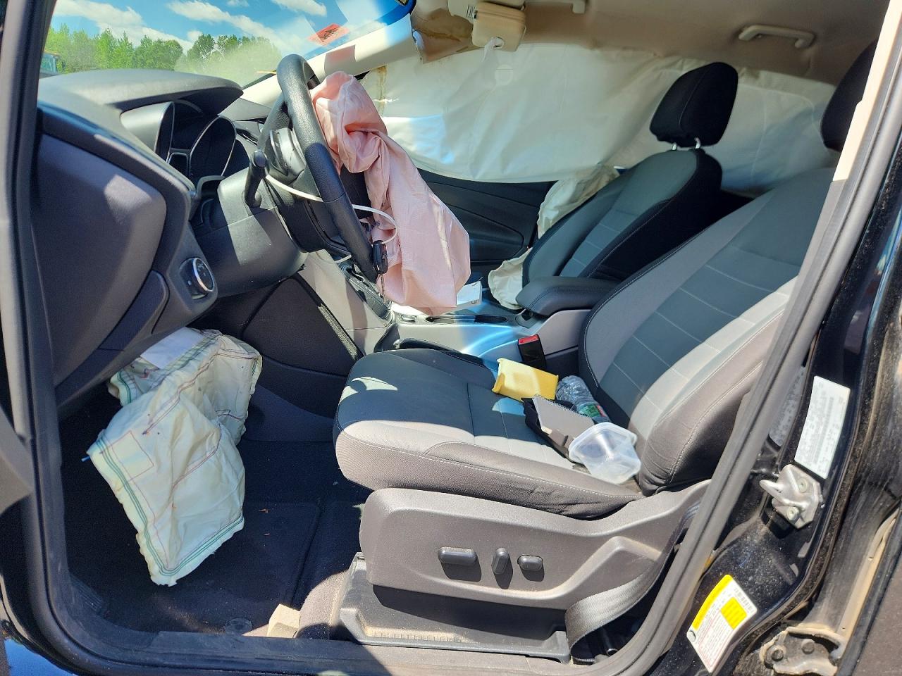 2016 FORD ESCAPE SE photo 13