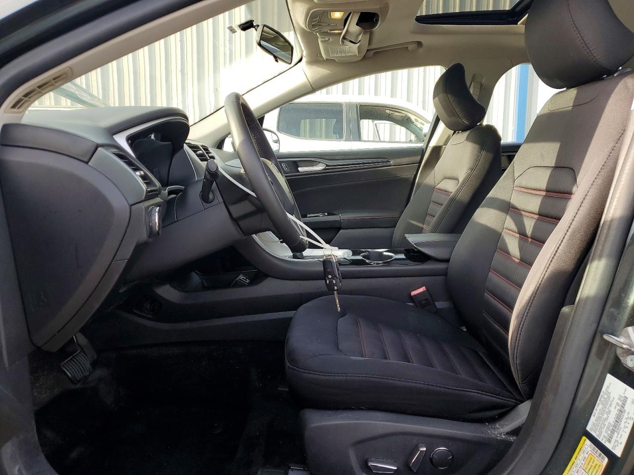 2015 FORD FUSION SE photo 13
