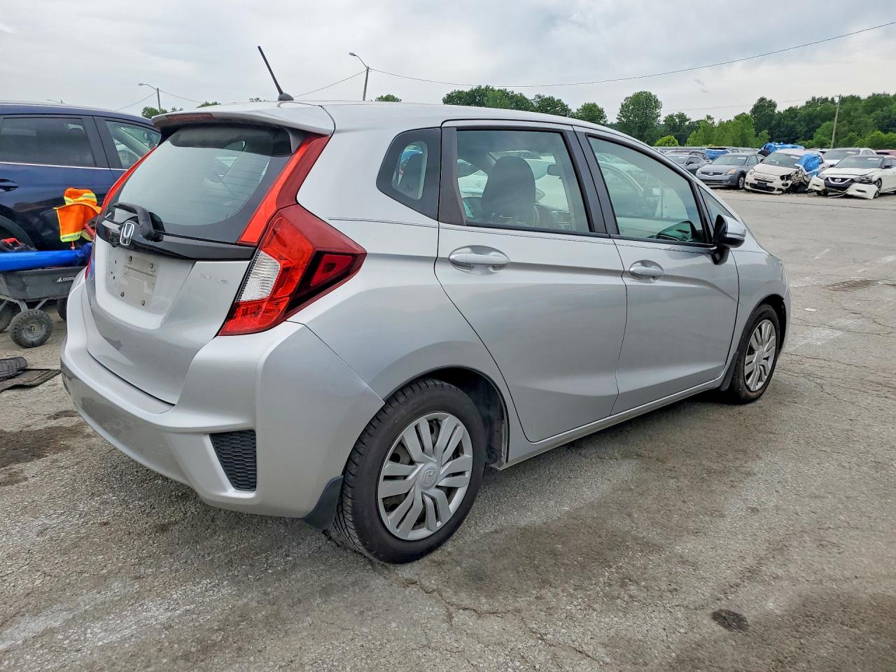 2015 HONDA FIT LX photo 3