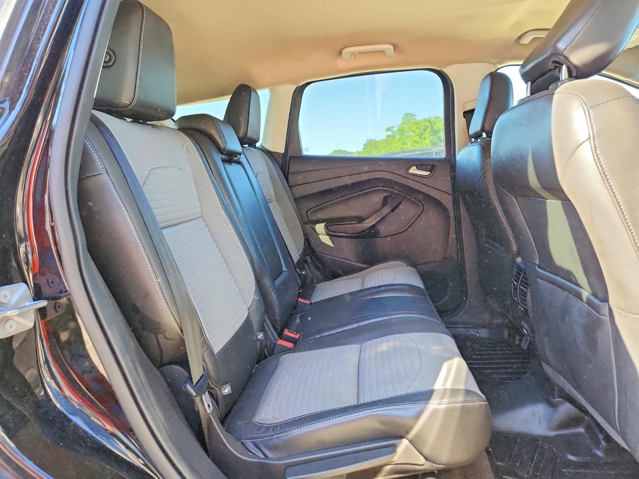 2019 FORD ESCAPE SE photo 21
