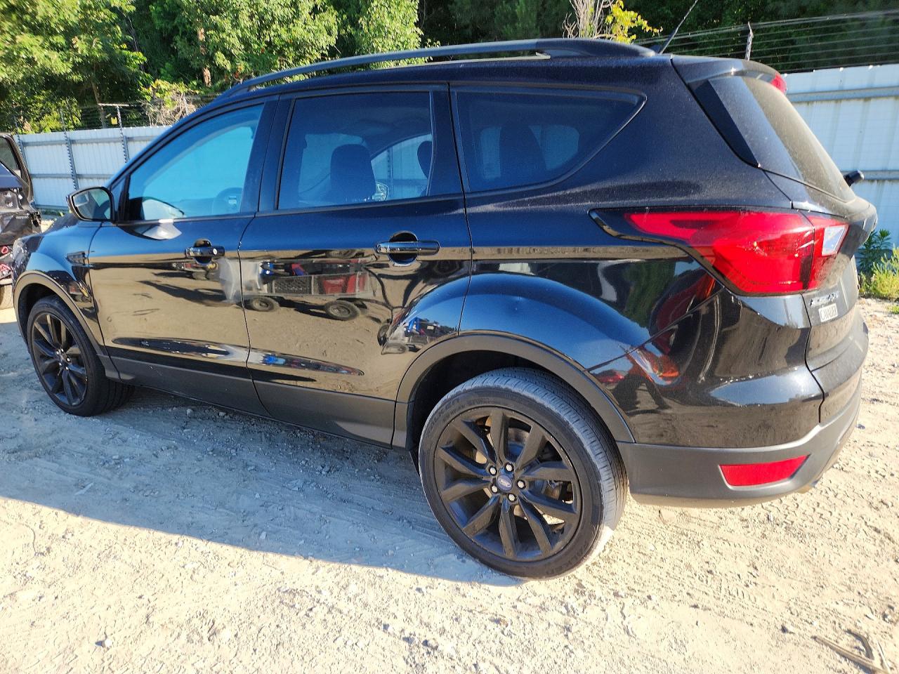 2019 FORD ESCAPE SE photo 3