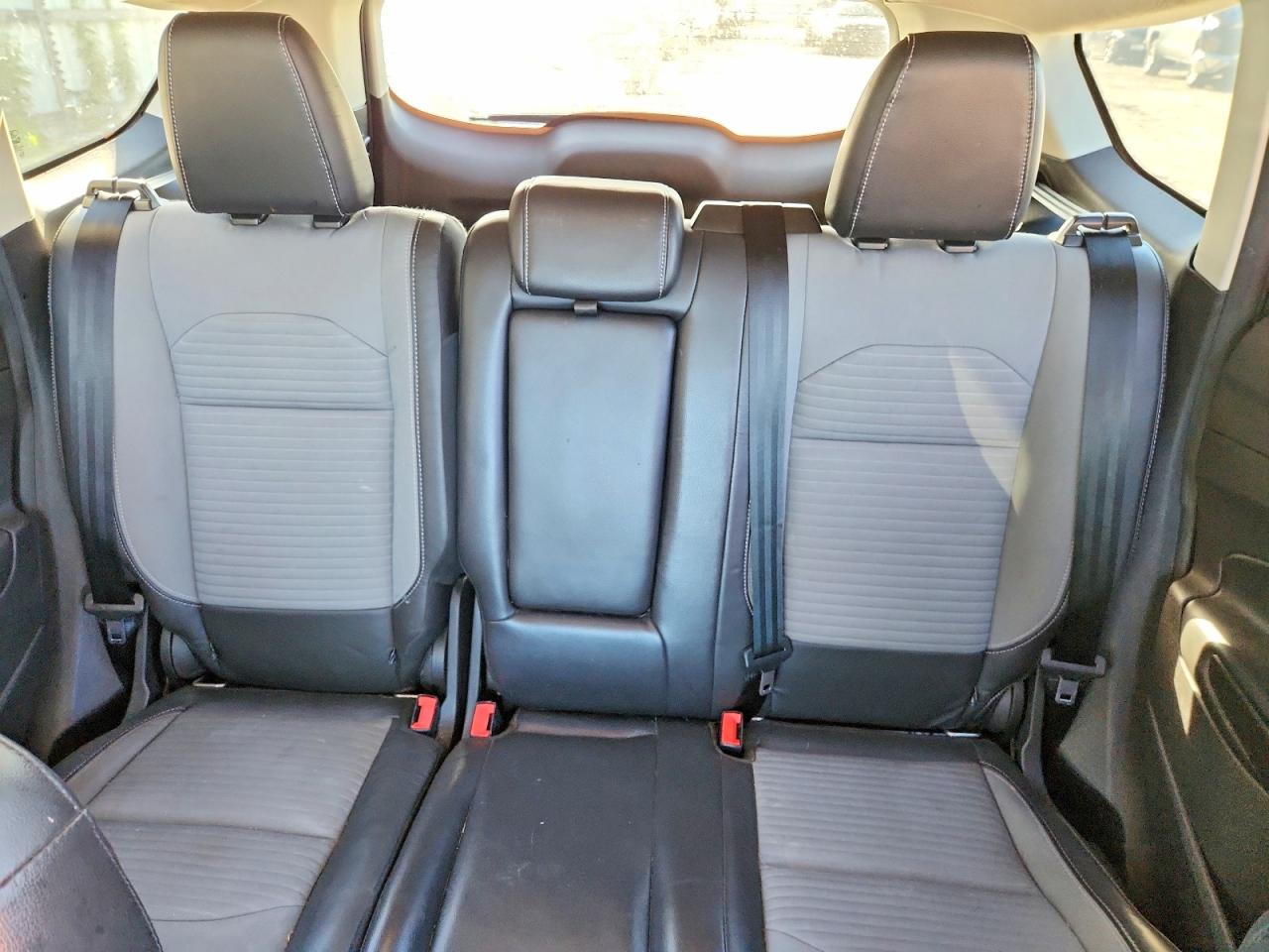 2019 FORD ESCAPE SE photo 19