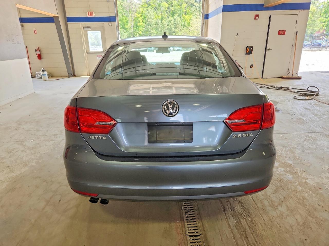 2011 VOLKSWAGEN JETTA SEL photo 6