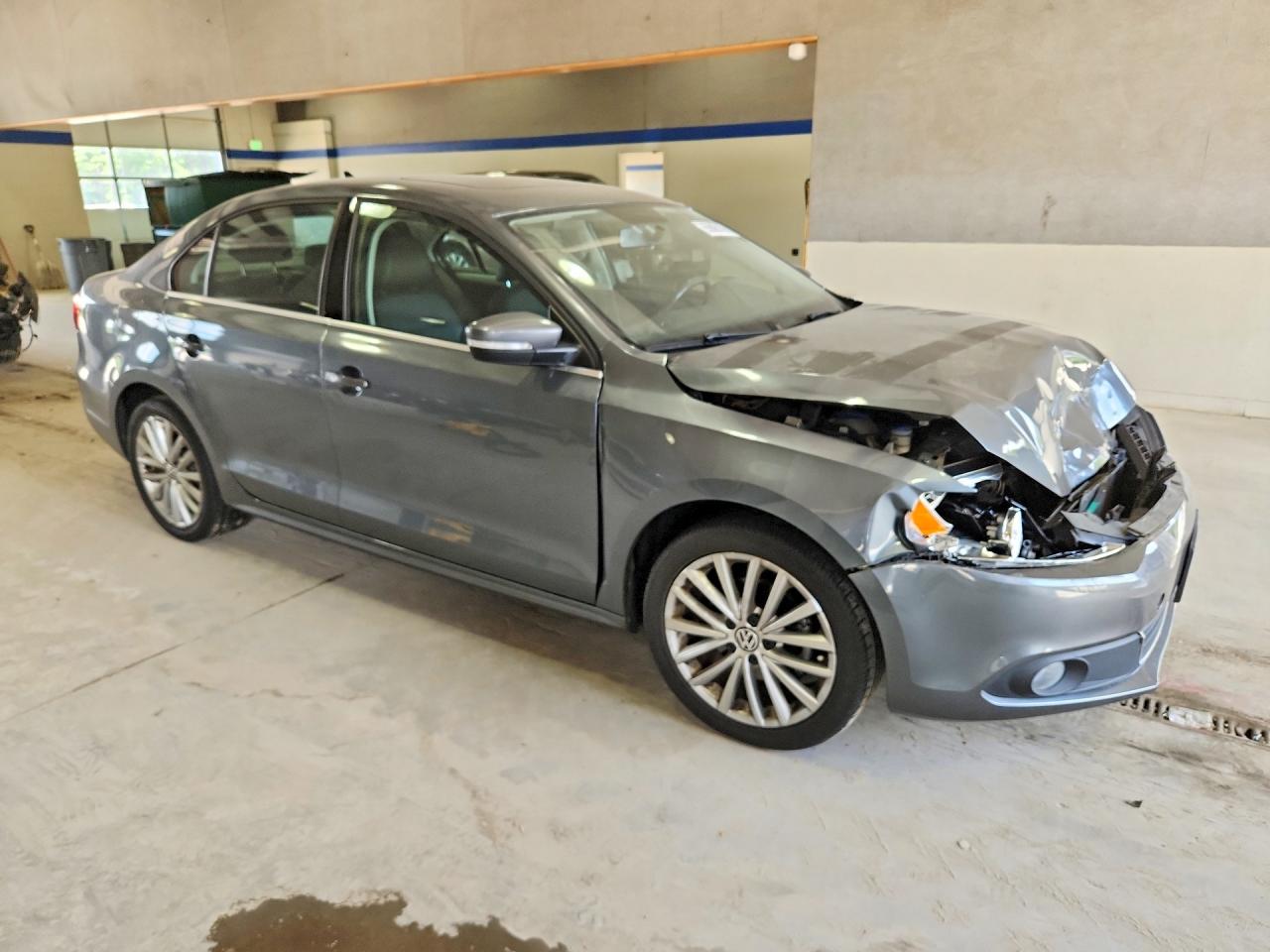 2011 VOLKSWAGEN JETTA SEL photo 4
