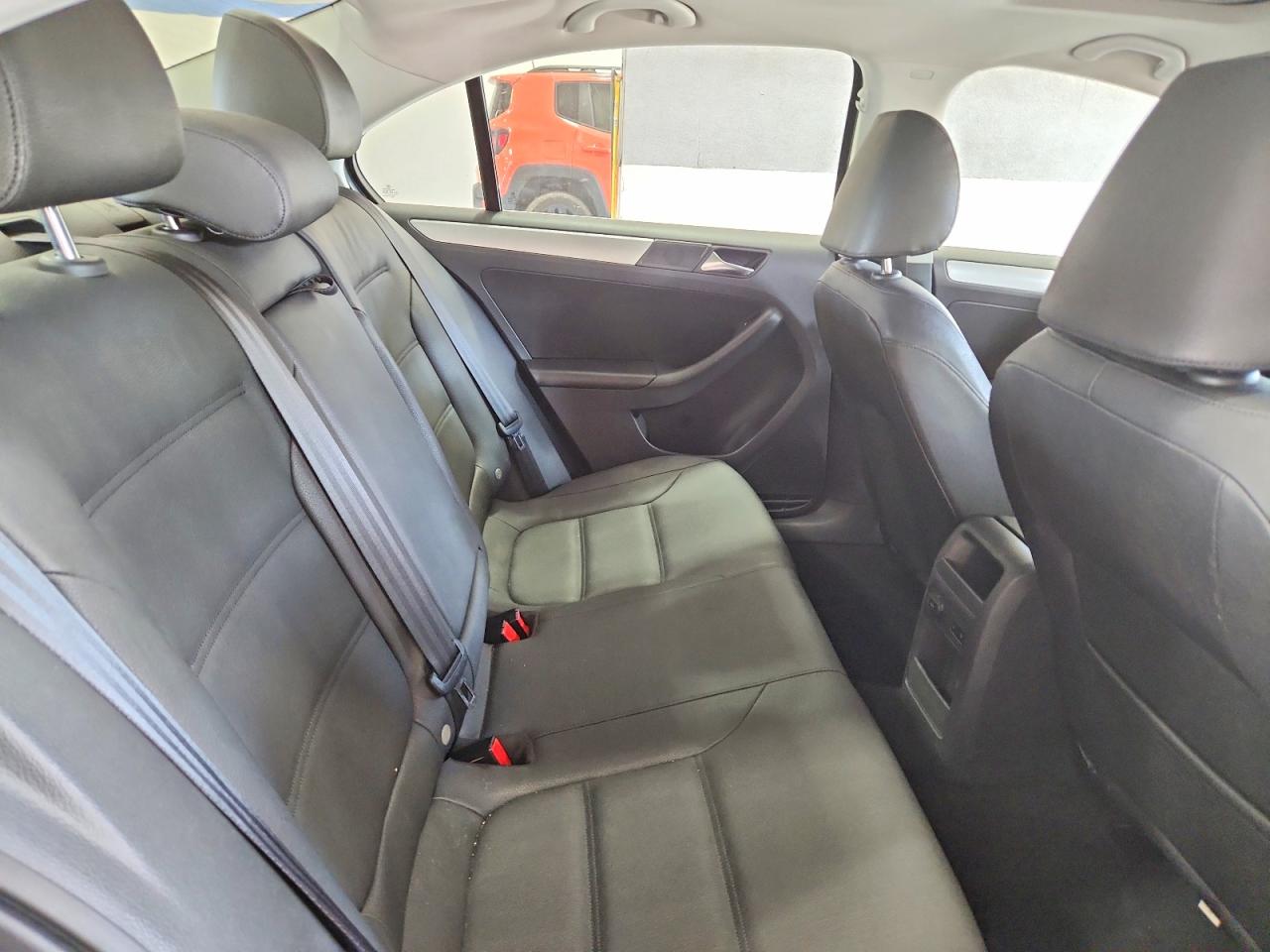 2011 VOLKSWAGEN JETTA SEL photo 10