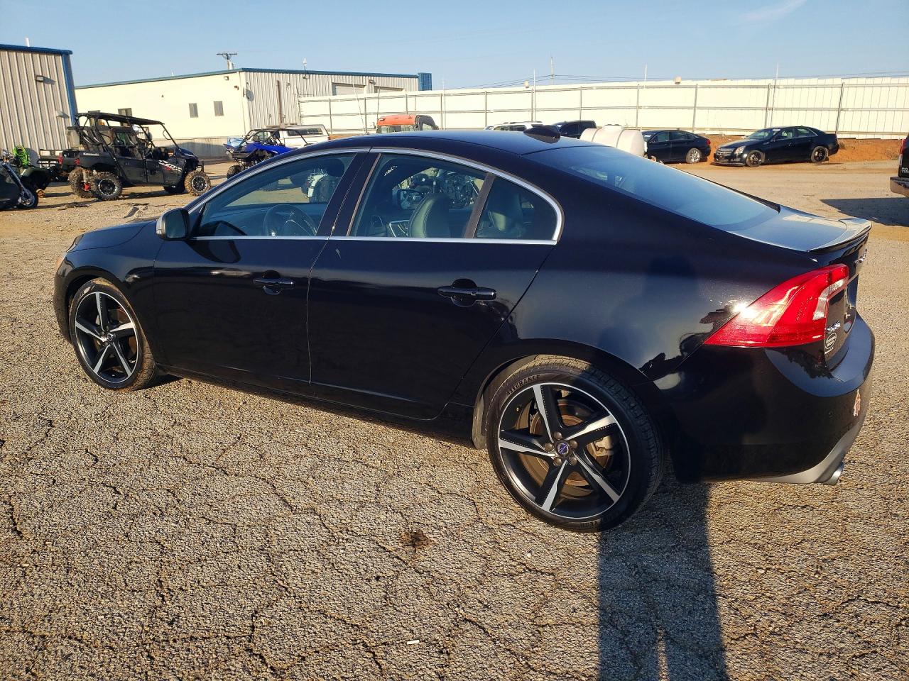 2016 VOLVO S60 R DESIGN photo 4