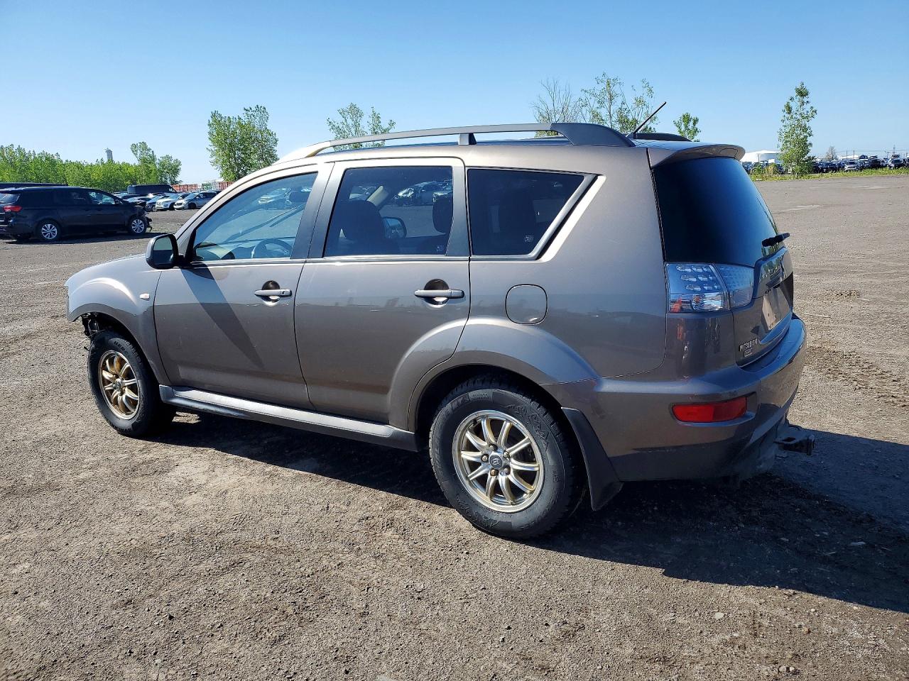 2013 MITSUBISHI OUTLANDER ES photo 2