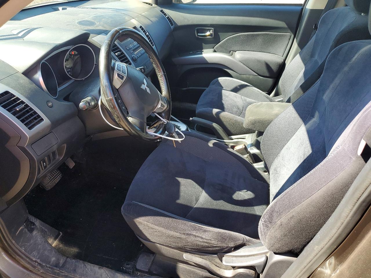2013 MITSUBISHI OUTLANDER ES photo 7