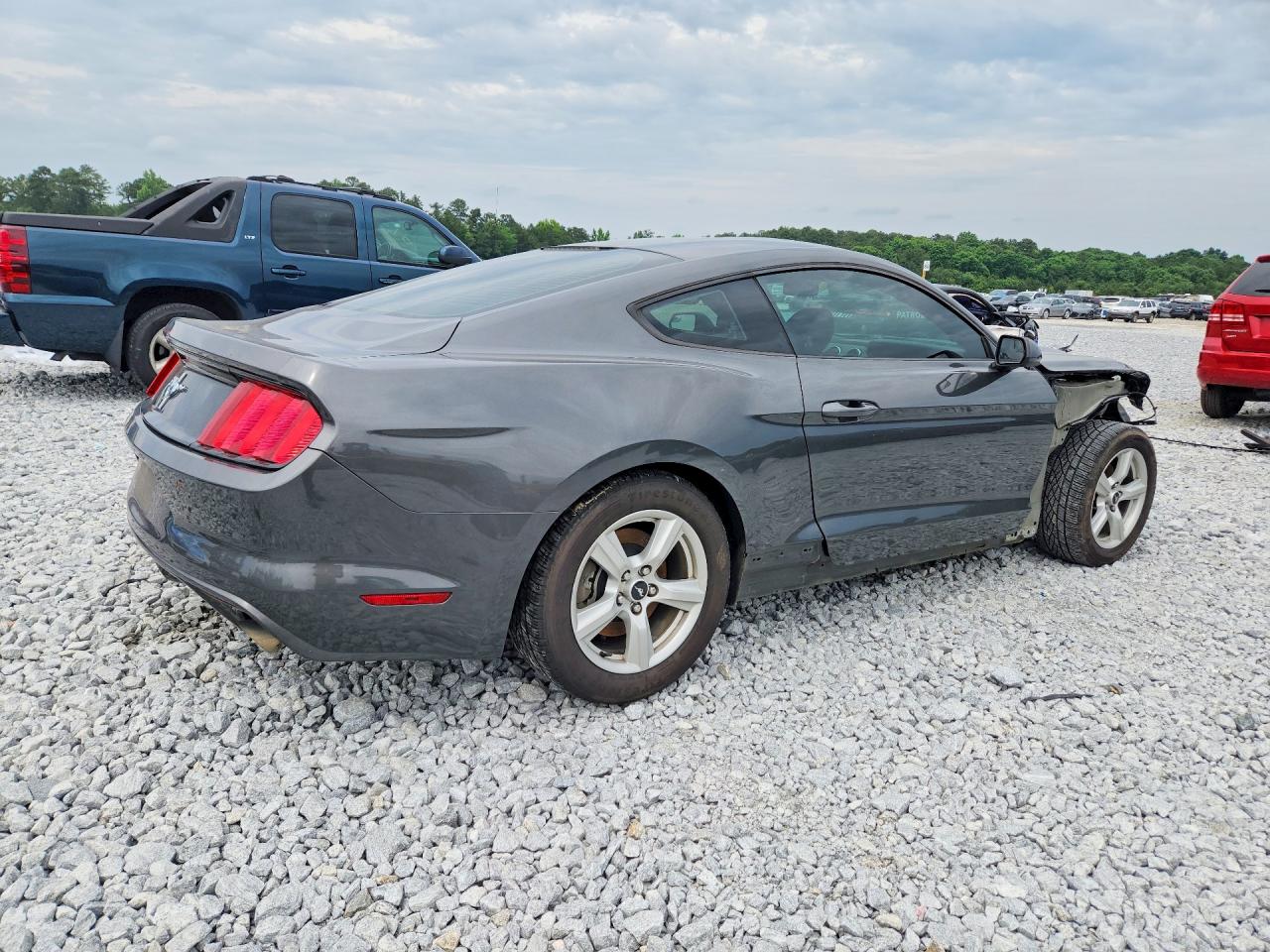 2017 FORD MUSTANG photo 5