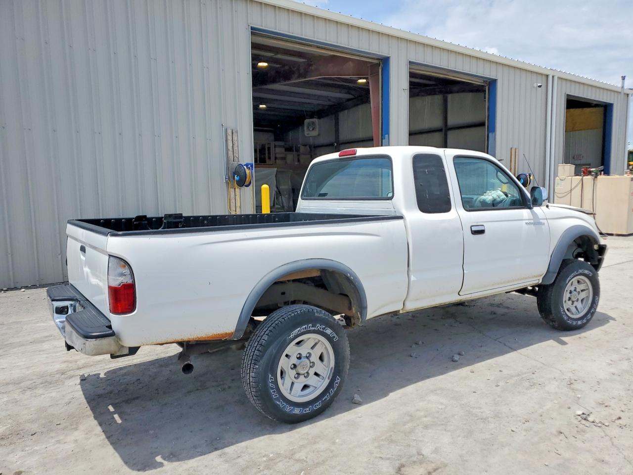 2000 TOYOTA TACOMA XTRACAB LIMITED photo 5