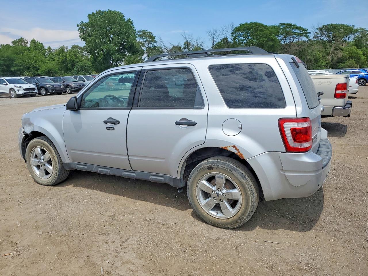 2012 FORD ESCAPE XLT photo 2