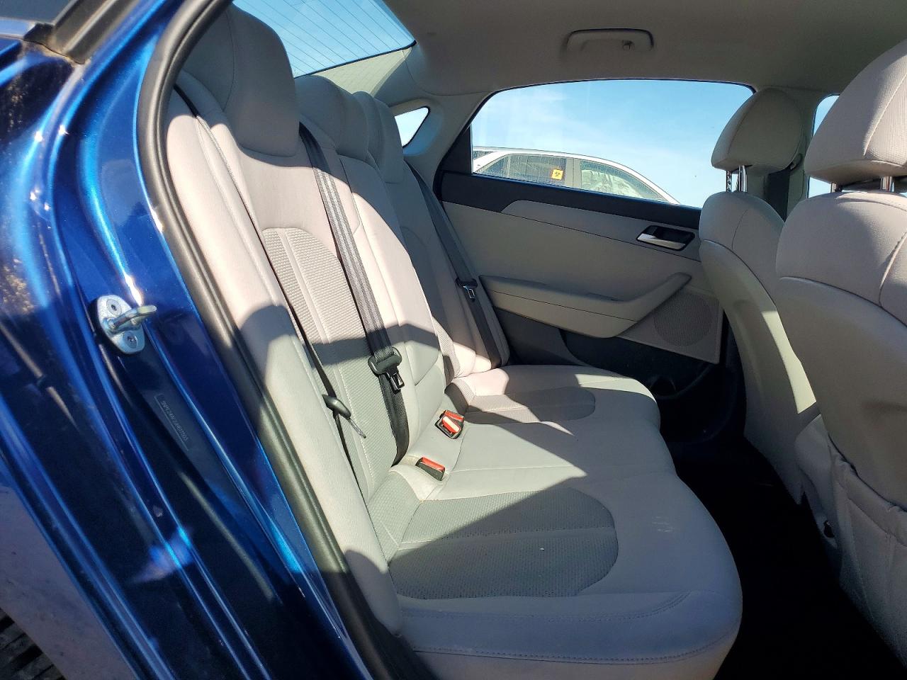 2018 HYUNDAI SONATA SE photo 19