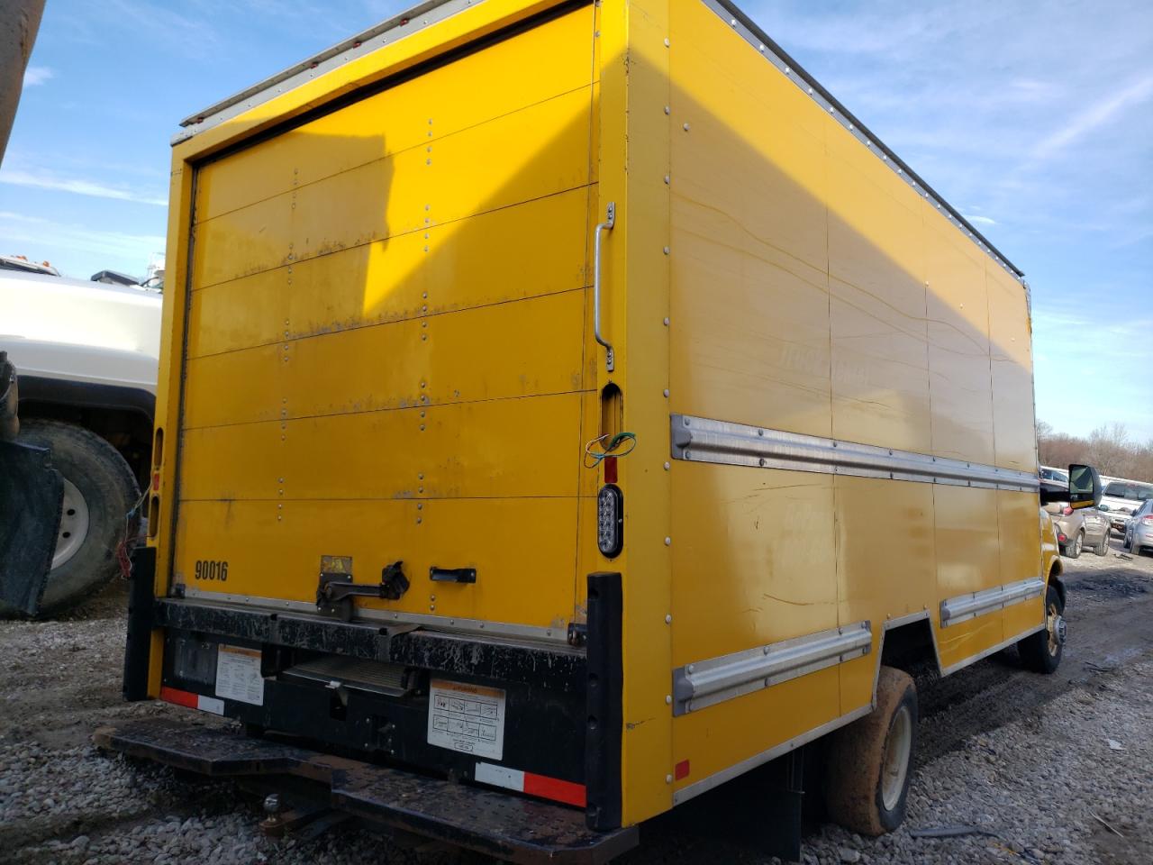 2014 GMC SAVANA CUTAWAY G3500 photo 4