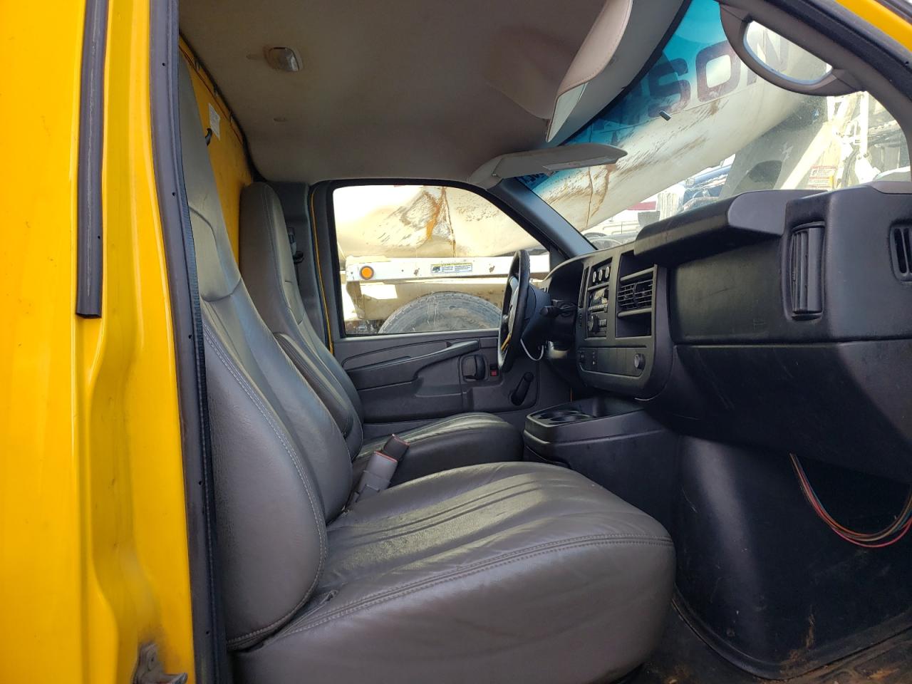 2014 GMC SAVANA CUTAWAY G3500 photo 5