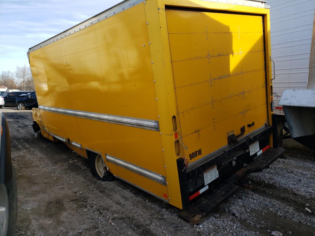 2014 GMC SAVANA CUTAWAY G3500 photo 3