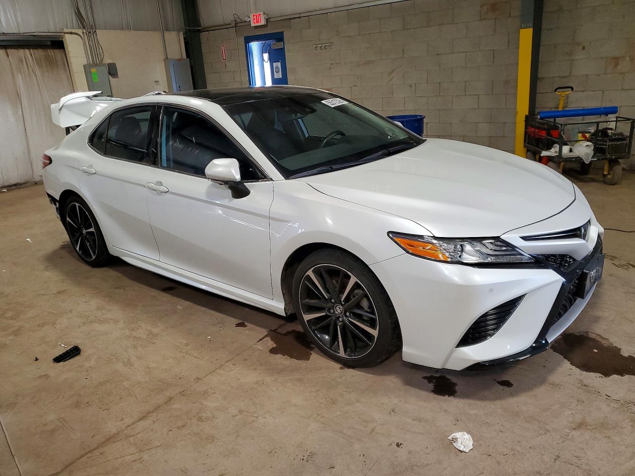 2020 TOYOTA CAMRY XSE photo 7