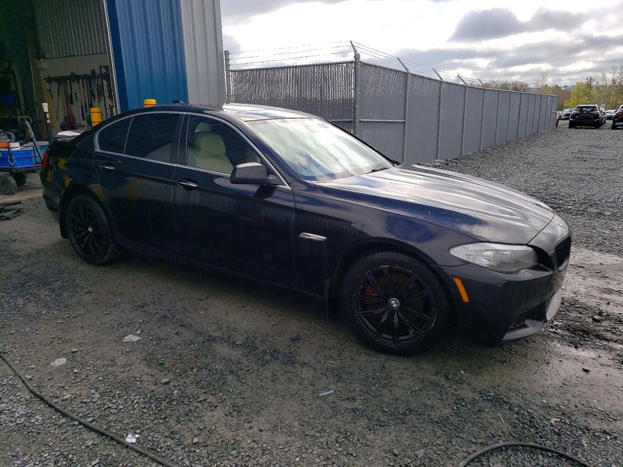 2013 BMW 528 XI photo 4