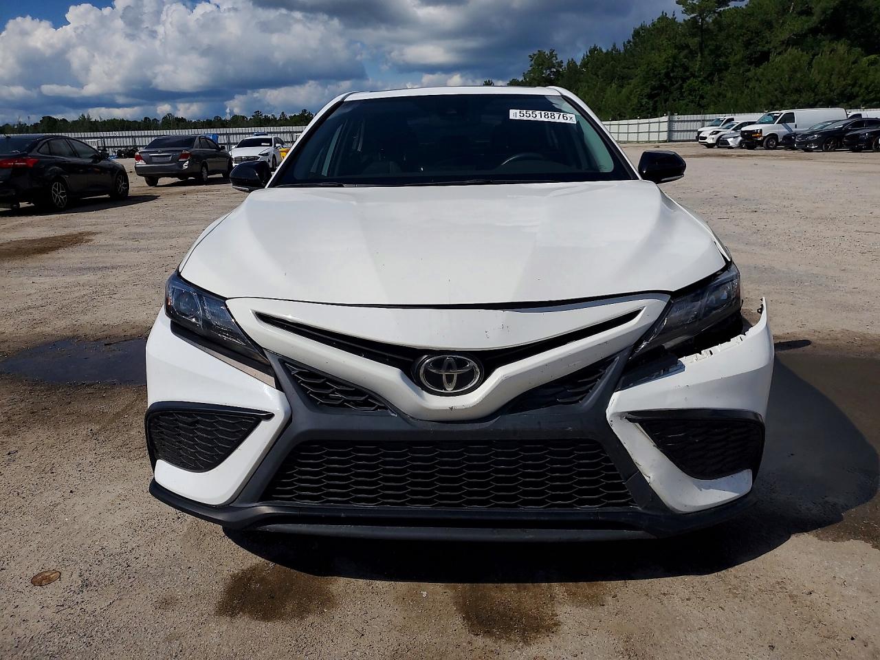 2021 TOYOTA CAMRY SE photo 5