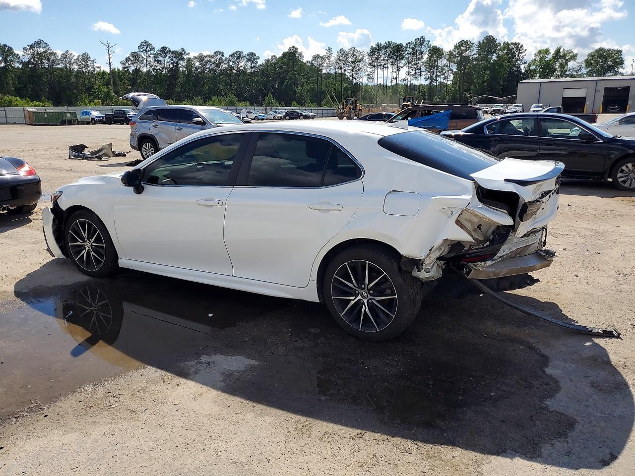 2021 TOYOTA CAMRY SE photo 2