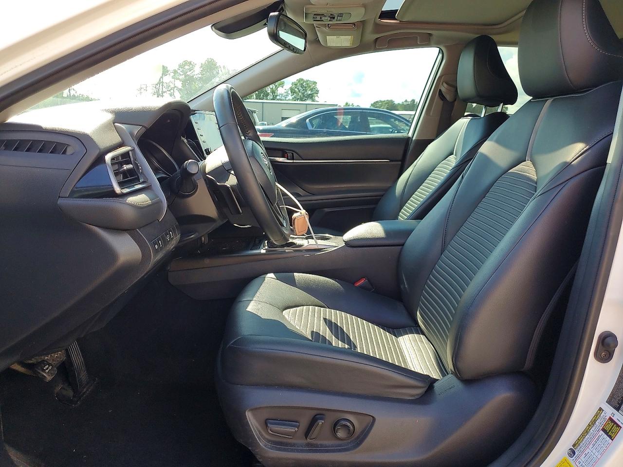 2021 TOYOTA CAMRY SE photo 7