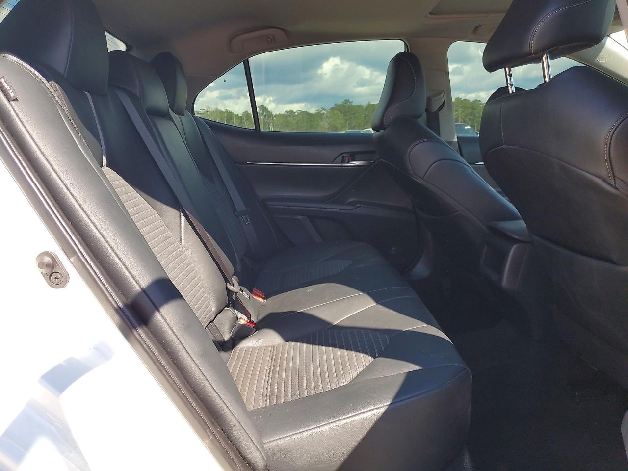 2021 TOYOTA CAMRY SE photo 10