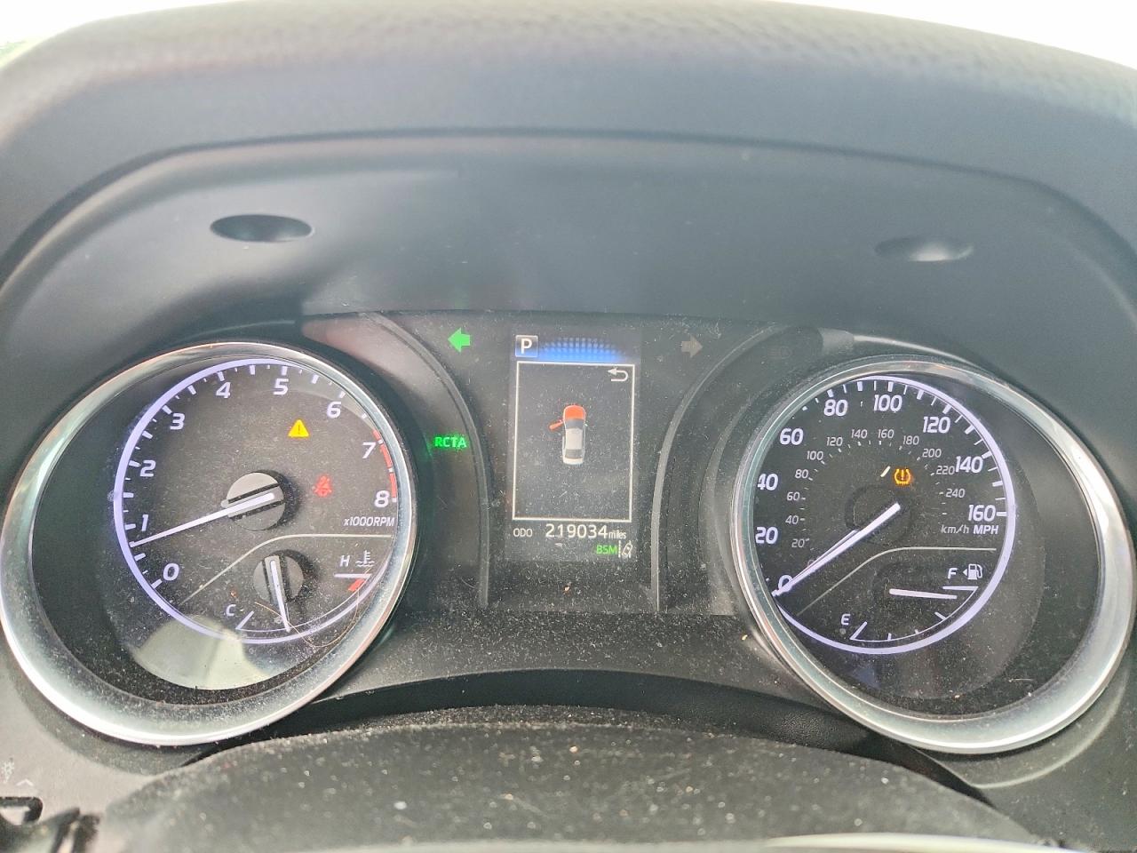 2020 TOYOTA CAMRY LE photo 9