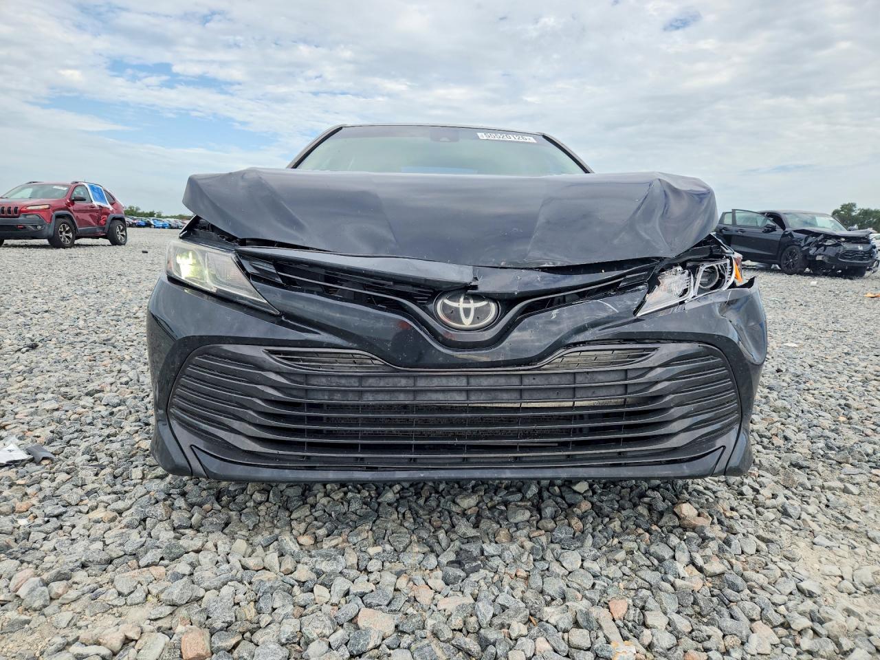 2020 TOYOTA CAMRY LE photo 5