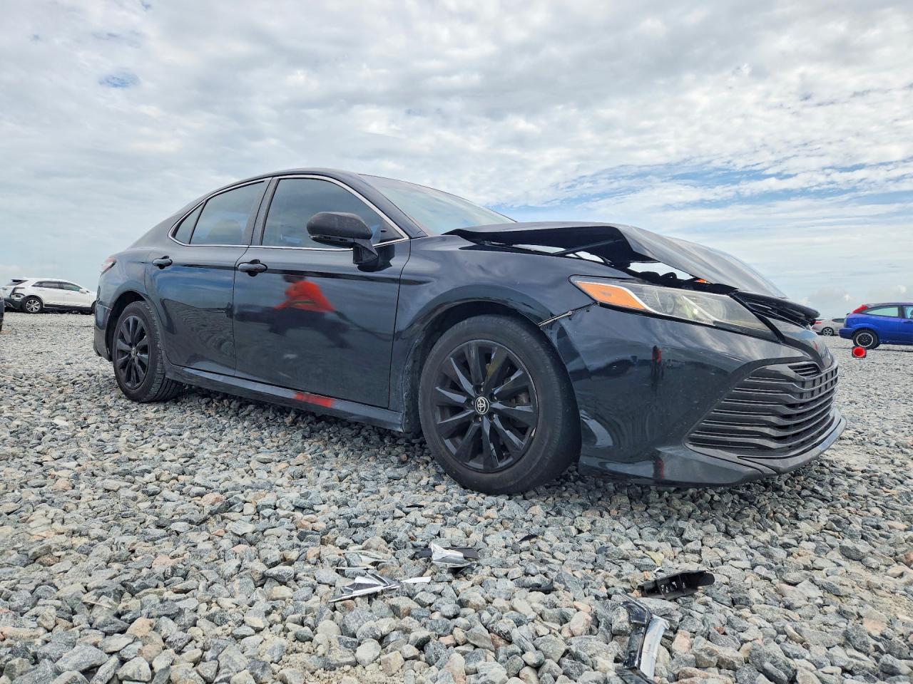 2020 TOYOTA CAMRY LE photo 4