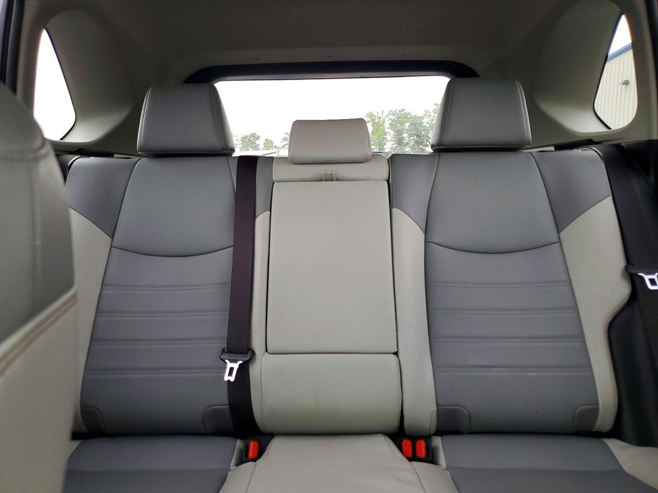 2019 TOYOTA RAV4 XLE PREMIUM photo 19