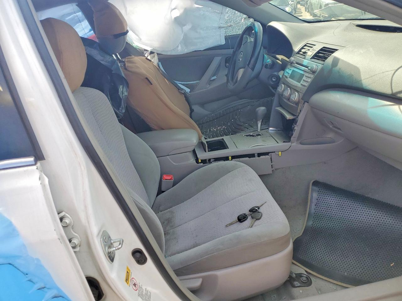 2011 TOYOTA CAMRY BASE photo 13