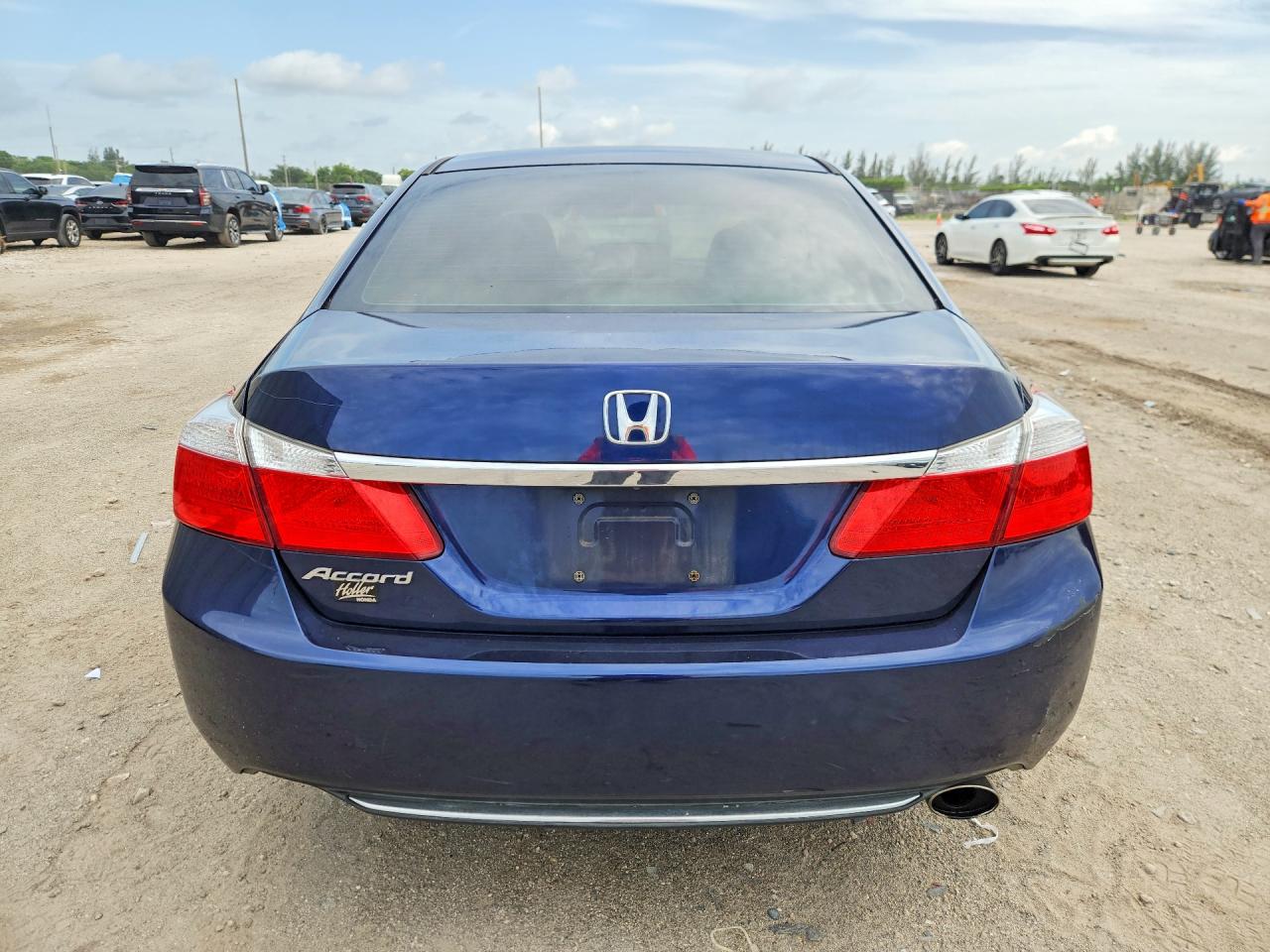 2013 HONDA ACCORD LX photo 11