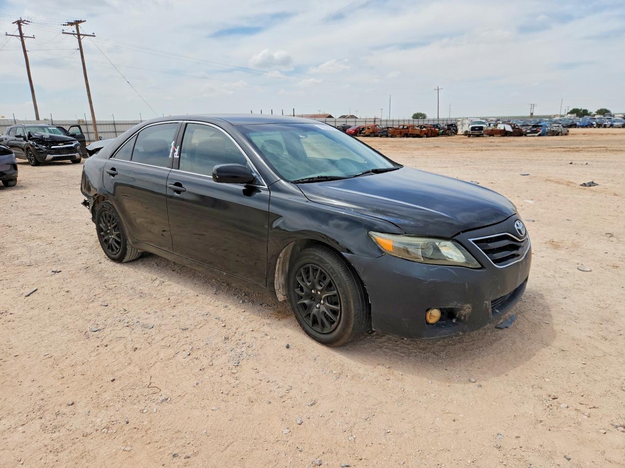 2010 TOYOTA CAMRY LE photo 4