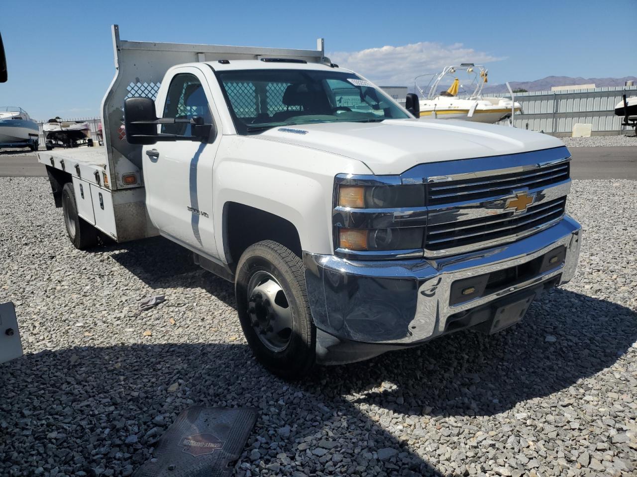 2015 CHEVROLET SILVERADO C3500 photo 4