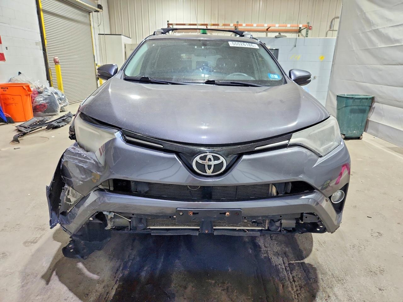 2016 TOYOTA RAV4 XLE photo 9