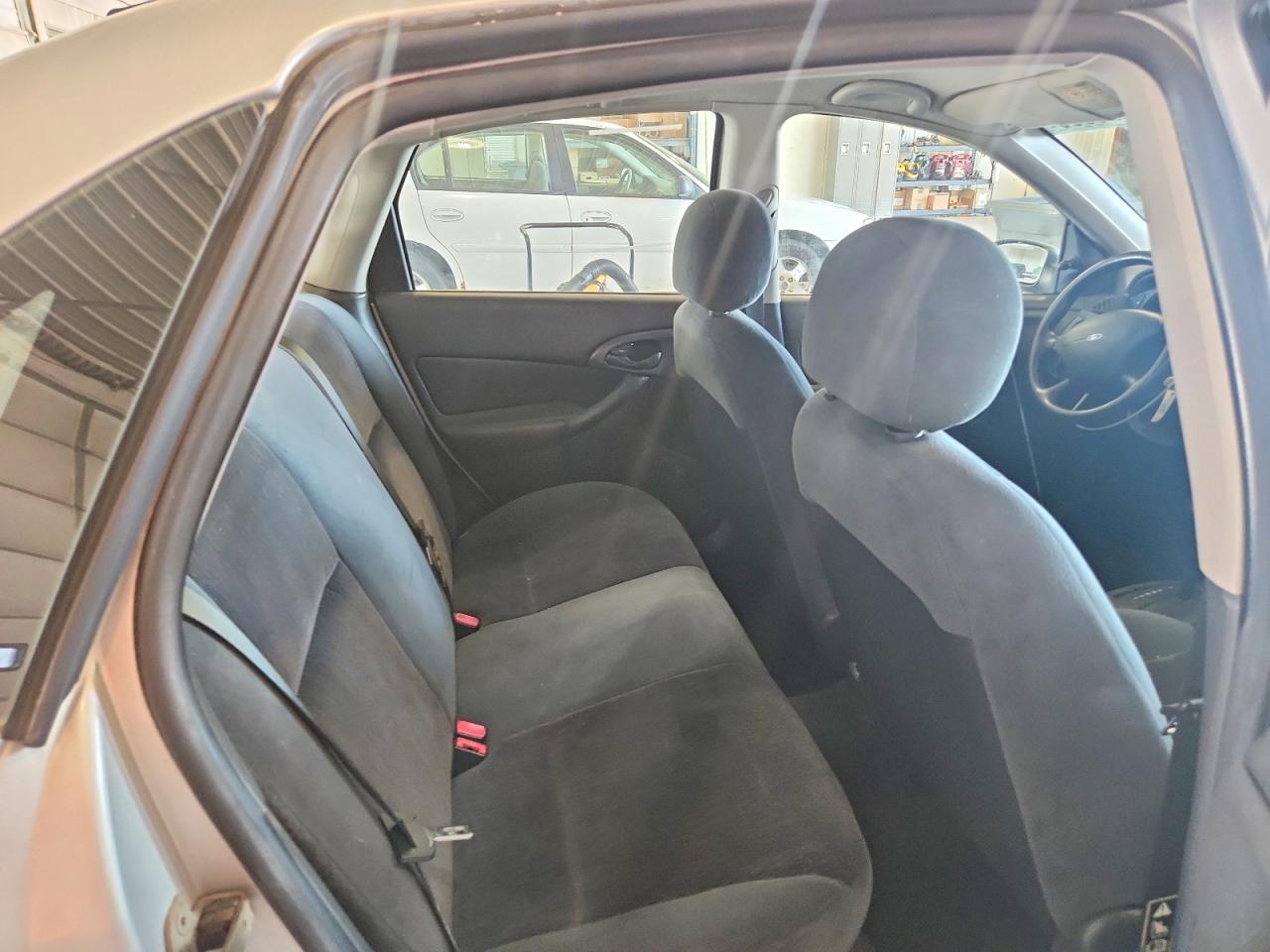 2000 FORD FOCUS LX photo 19