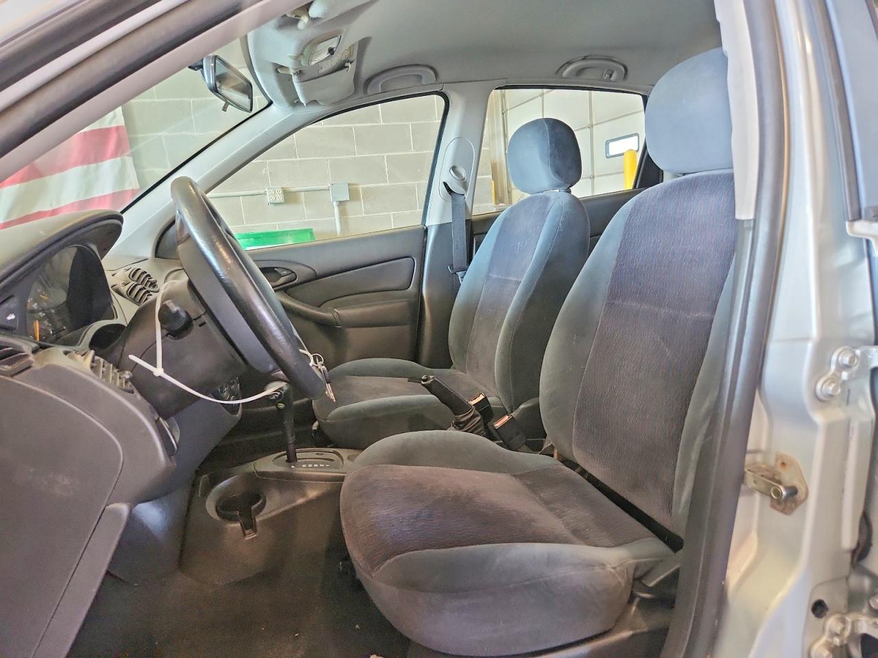 2000 FORD FOCUS LX photo 13