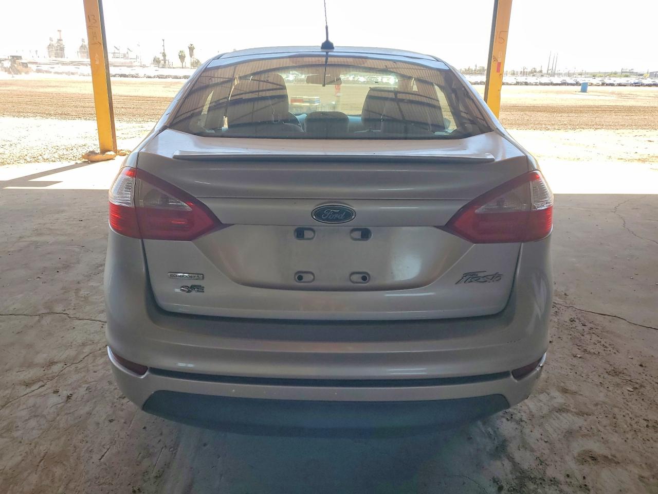 2015 FORD FIESTA SE photo 16