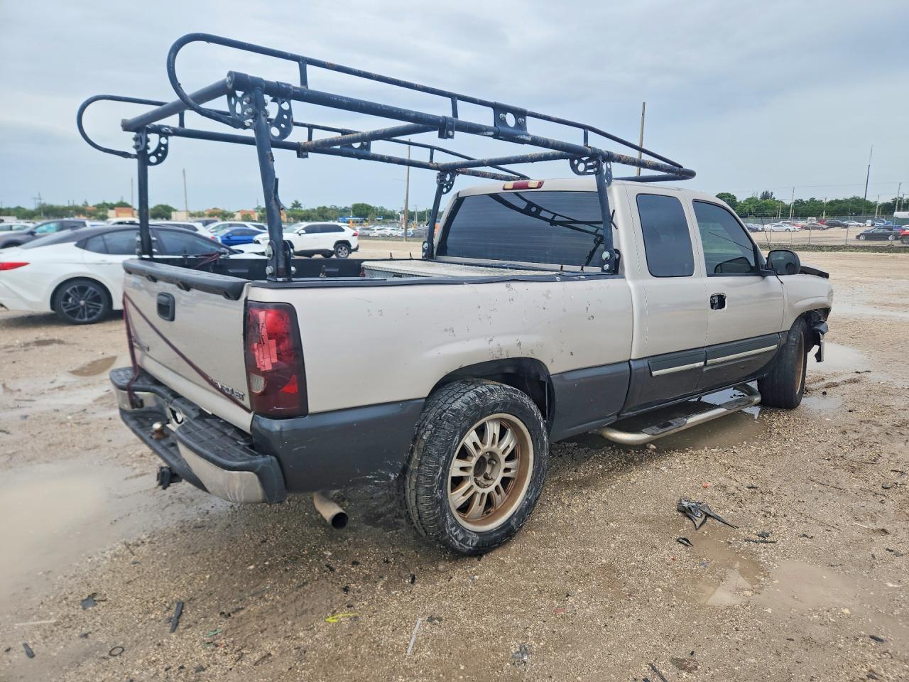 2004 CHEVROLET SILVERADO C1500 photo 5