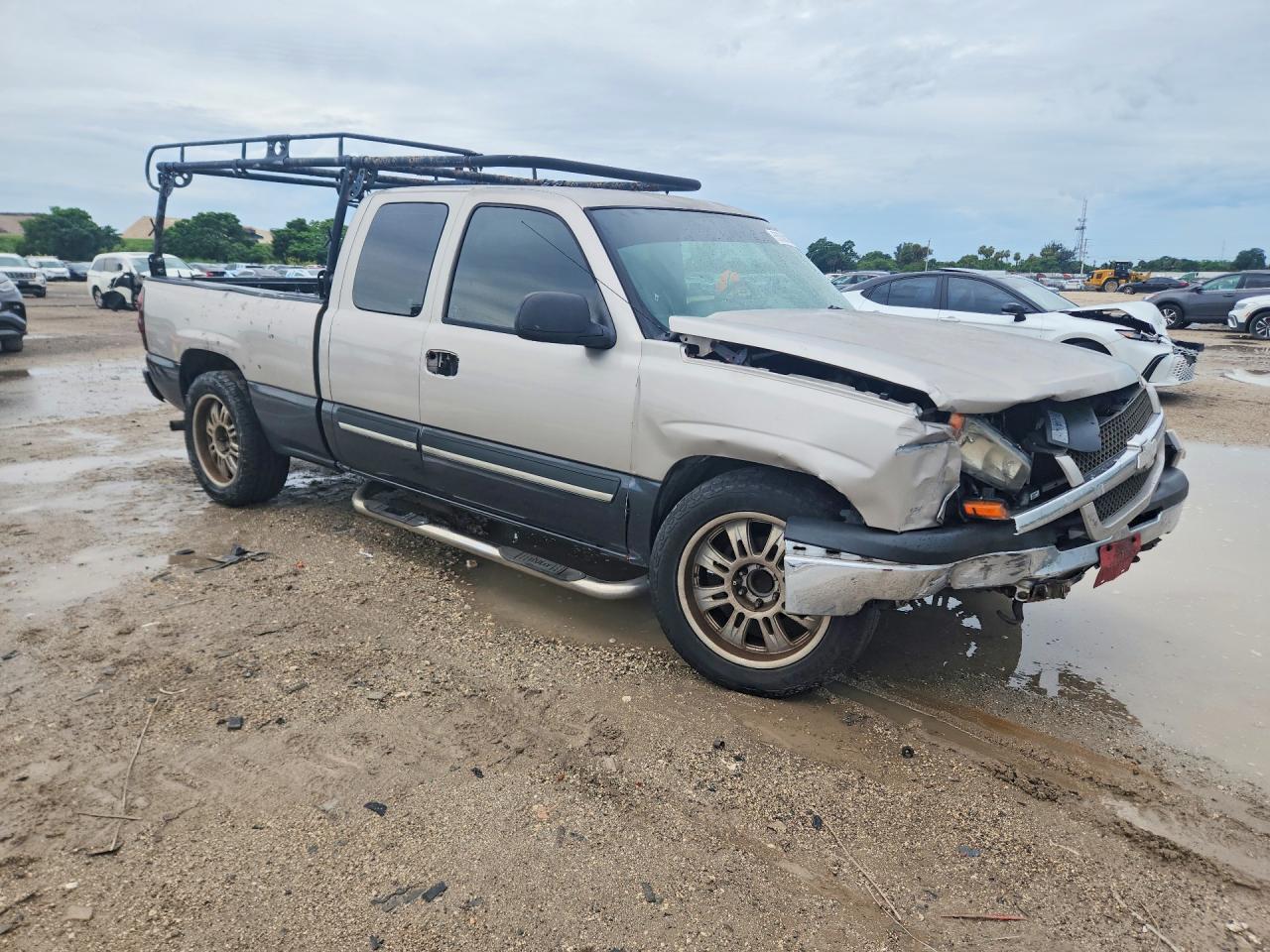 2004 CHEVROLET SILVERADO C1500 photo 7