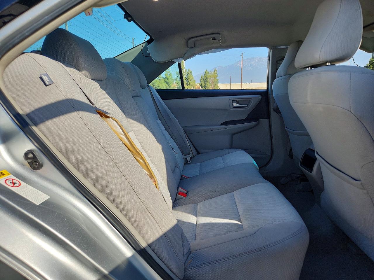 2017 TOYOTA CAMRY LE photo 19