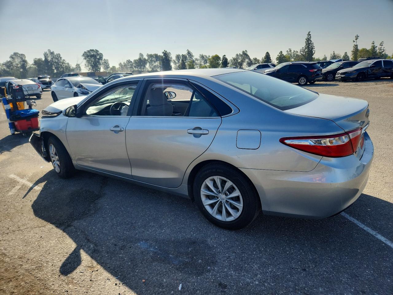 2017 TOYOTA CAMRY LE photo 3