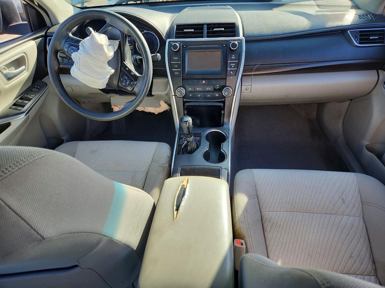 2017 TOYOTA CAMRY LE photo 15