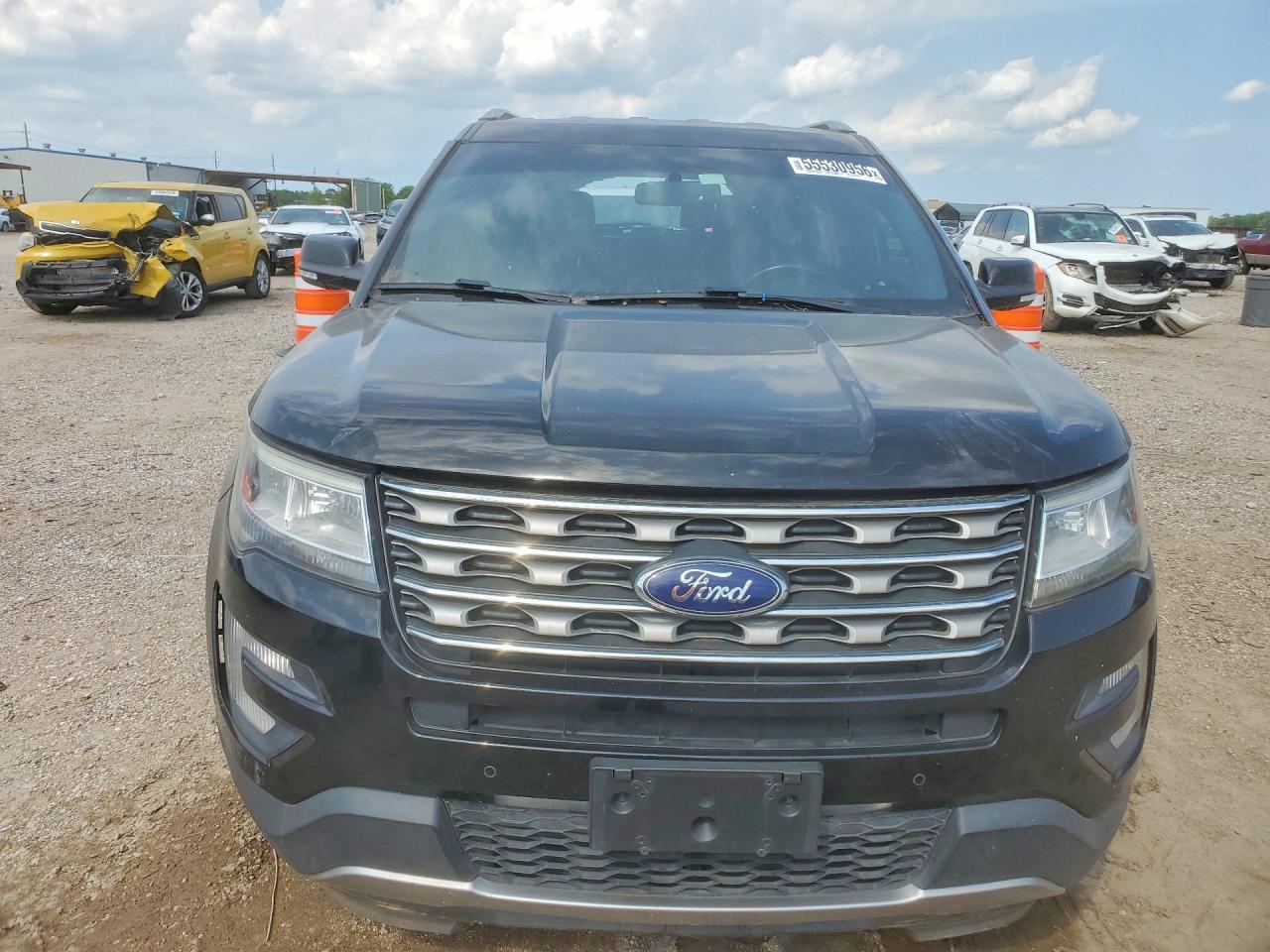 2017 FORD EXPLORER XLT photo 9
