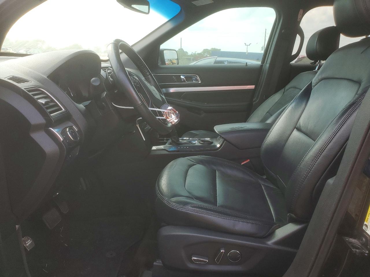 2017 FORD EXPLORER XLT photo 13