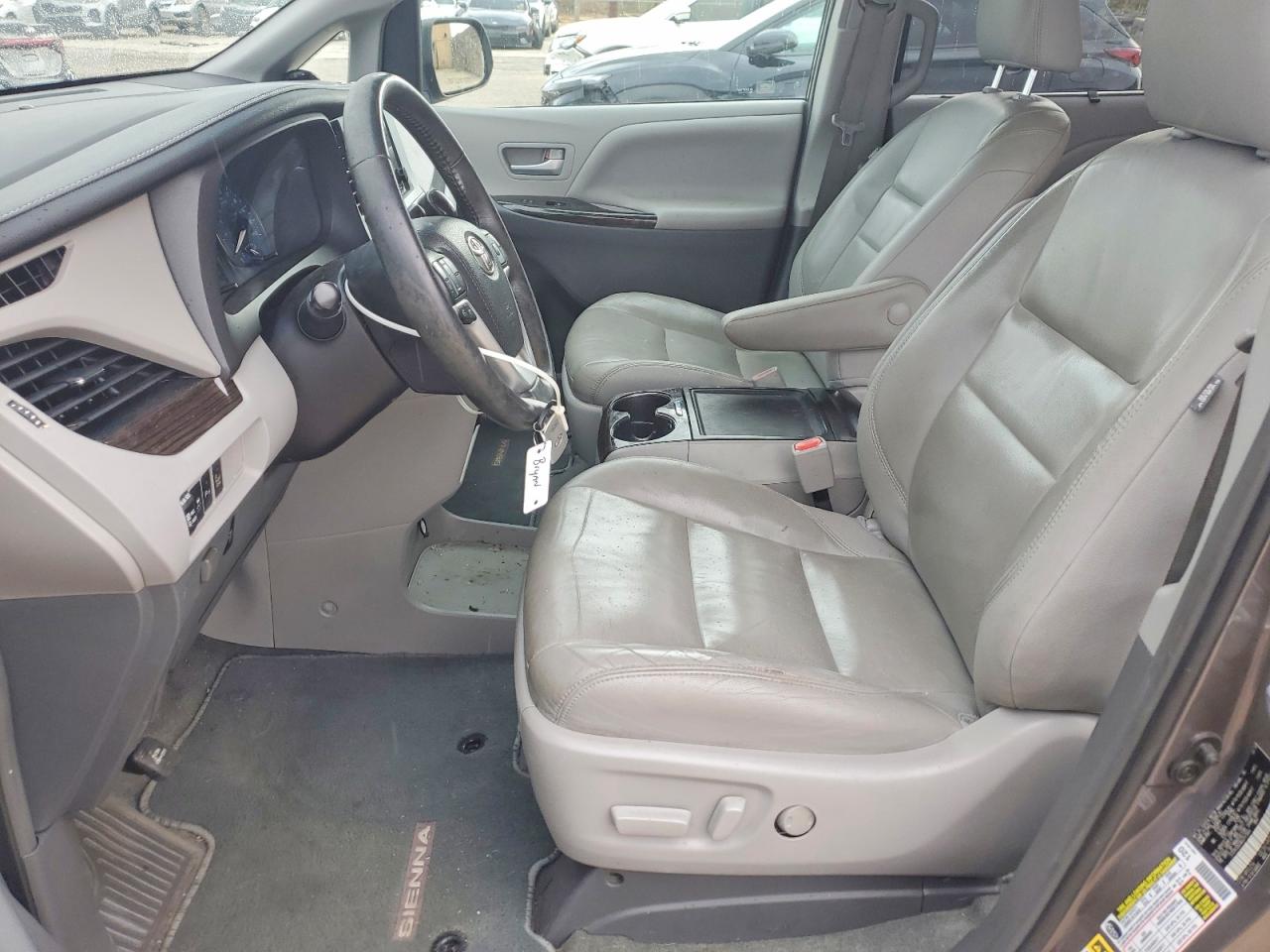 2016 TOYOTA SIENNA XLE 8-PASSENGER photo 7
