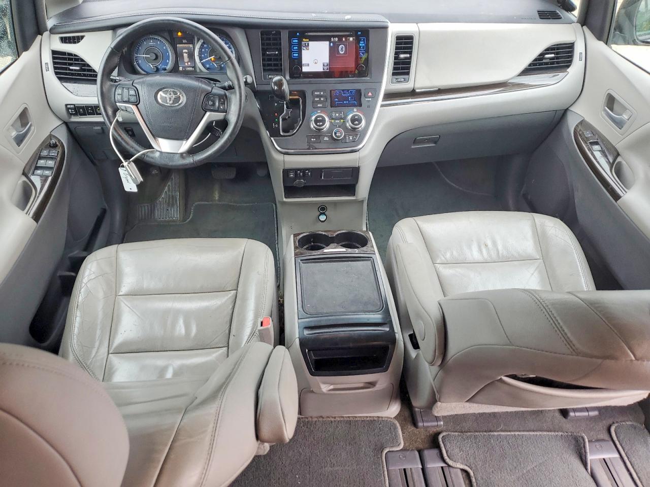 2016 TOYOTA SIENNA XLE 8-PASSENGER photo 8