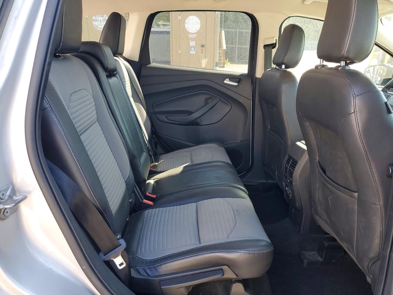 2019 FORD ESCAPE SE photo 31